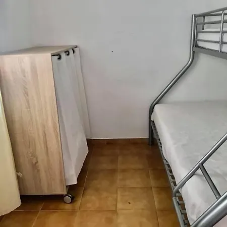 Charmante Maisonnette Avec Piscine Communautaire, Idéale Familiales Hébergement de vacances Roses