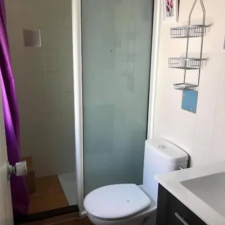 Maison Dans Charmante Avec Grande Piscine Commune, Holiday home *